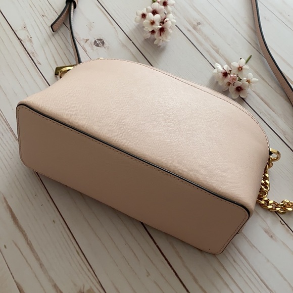 Michael Kors Jet Set Travel MD Dome Crossbody Bag - Picture 4 of 15